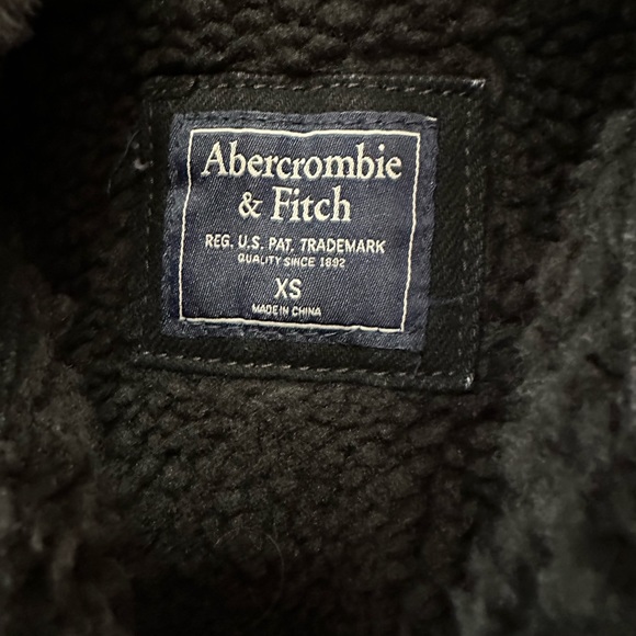 Abercrombie & Fitch Jean Jacket w/ removable faux-fur collar XS - Picture 2 of 4